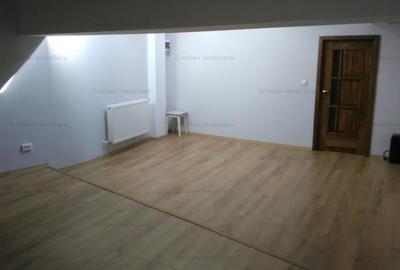 Casă cu 4 camere cu Canalizare în Apollo - 19