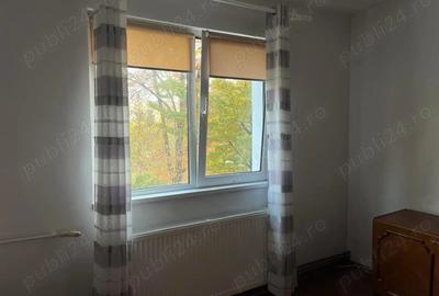Privat, vand apartament 3 camere, str. Neptun, et. 2 4 Privat, vand apartament 3 camere, str. Neptun, et. 2 4 - 3