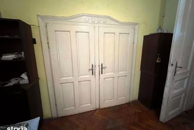 Casă cu 3 camere cu Teren 385 Mp în Titulescu - 10