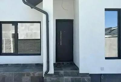 Casă cu Teren 346 Mp în Central - 3