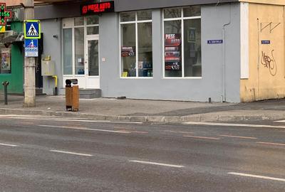 Spațiu comercial, de 66 mp, în Central - 4