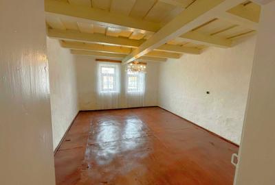 Casă cu 4 camere în Central - 5