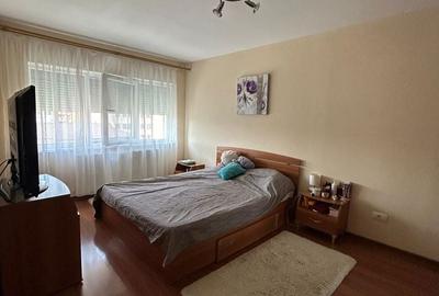 Apartament cu 3 camere decomandat în Central - 1