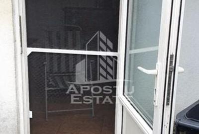 Casa demolabila cu teren generos 394mp, toate utilitatile, Ronat - 6