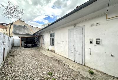 Casă cu 3 camere cu Canalizare în Central - 2