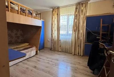 Casă cu Teren 1300 Mp în Central - 3