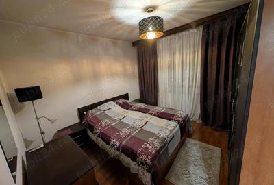 Apartament cu 2 camere decomandat în Micro 20 - 2