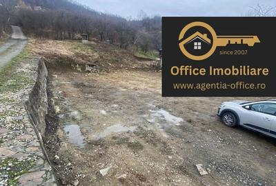 Teren de 1300 mp, în Central