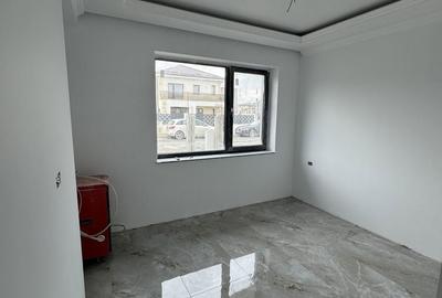 Casă cu 4 camere cu Teren 400 Mp în Năvodari