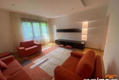 Apartament cu 3 camere decomandat în Medicină