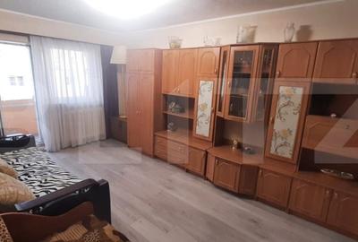 Apartament 3 camere, 61 mp, zona Vasile Aron