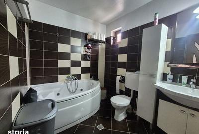 Casă cu 6 camere cu Teren 300 Mp în Central - 2