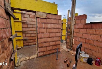 Casă cu 2 camere cu Teren 1100 Mp în Pârneava - 6