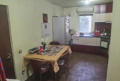 Apartament cu 3 camere semidecomandat în Soarelui - 2