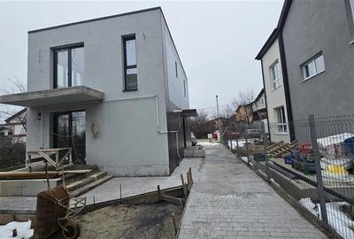 Casă individuală cu 3 camere cu Canalizare în Central - 3