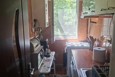 Apartament cu 3 camere decomandat în Progresul - 1