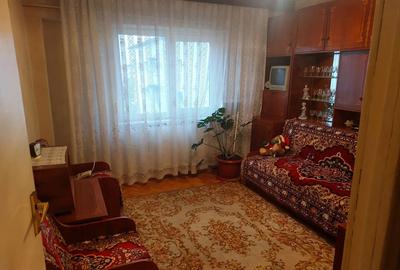 Apartament cu 3 camere decomandat în Balș - 6