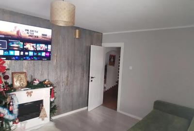 Apartament cu 2 Camere Decomandate Zona Burdujeni - Cuza Voda 2 - 2