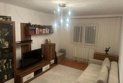 Apartament cu 3 camere decomandat, mobilat în Nicolina - 1