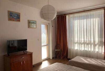 Garsonieră decomandată în Sud