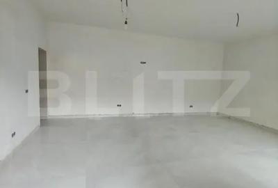 Spațiu comercial, de 37 mp, în Central - 4