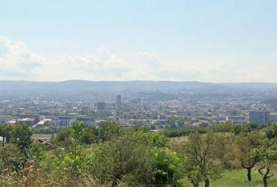 Teren de 2700 mp, în Dâmbul Rotund