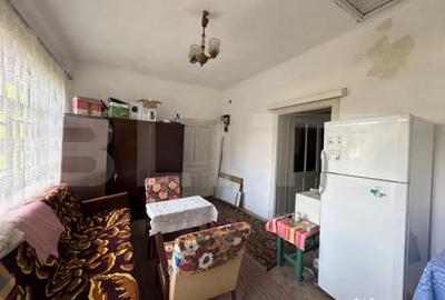 Casă cu 4 camere cu Teren 3697 Mp în Central - 2