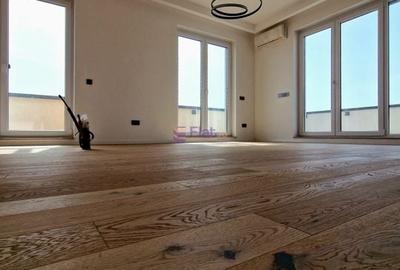 Comision 0 Penthouse 3 Camere 104 mp.  Terasa 43 mp. Tractorul - 11