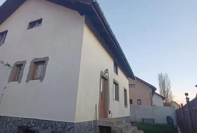 Casă cu 4 camere în Hălchiu - 7