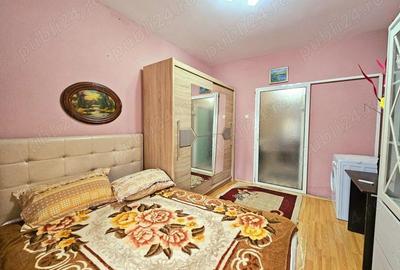 Camera Moderna Bloc Camin Zona Port - 4