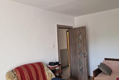 Proprietar, ofer spre închiriere apartament 3 camere - 8