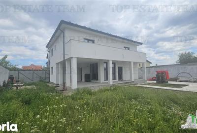 Casă cu 5 camere cu Teren 525 Mp în Central