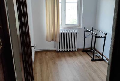 Apartament cu 3 camere decomandat în Lipovei - 3