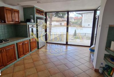 Casă cu 4 camere cu Canalizare în Central - 12