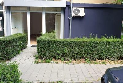 Spațiu comercial, de 45 mp, în Central - 6