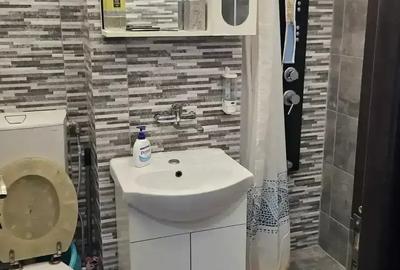 Garsonieră semidecomandată în Școlilor