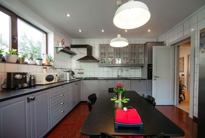 Casa Iancu Nicolae ,1 minut British School - 6