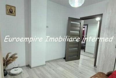 Apartament cu 3 camere decomandat în Km 4 - 6