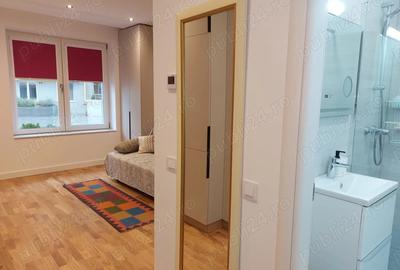 Inchiriez garsoniera . Lebada Lake Residence - 1