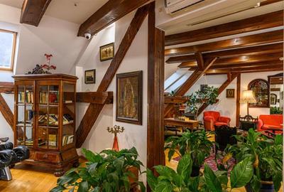 Apartament cu 8 camere decomandat, mobilat în Centrul Istoric - 22