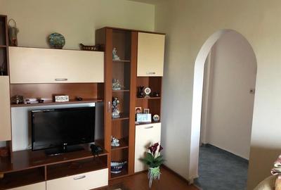 Vanzare apartament 3 camere, zona Vest (ID 657) - 2