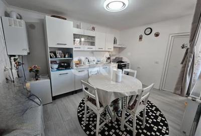 Casă cu 3 camere cu Canalizare în Glina - 9