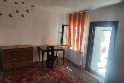 Casă individuală cu 7 camere cu Canalizare în 1 Decembrie - 8