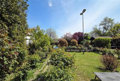 Casă individuală cu 8 camere cu Canalizare în Girocului - 24