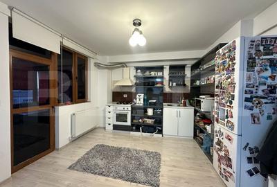 Apartament de vanzare cu 2 camere, 59 mp, zona Scoala 12 - 4