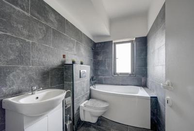 Casa moderna 3 dormitoare,140m2,living generos, loc - 5