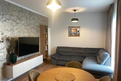 Apartament cu 2 camere, decomandat - zona Tractorul - 1