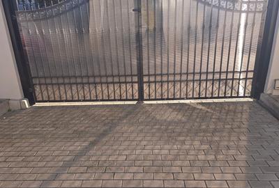 Casă cu 5 camere cu Teren 500 Mp în Zăvoi - 3