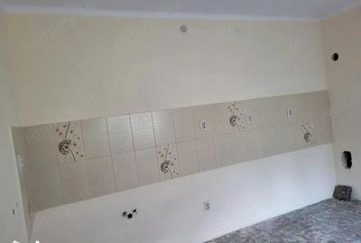 BRASADAS vinde casa cu etaj, partial RENOVATA in zona 14 Mai. - 2