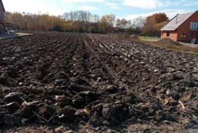 Teren intravilan de 1853 mp, în Lunca Calnicului - 3